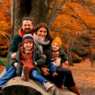 outdoor autumn family photoshoot