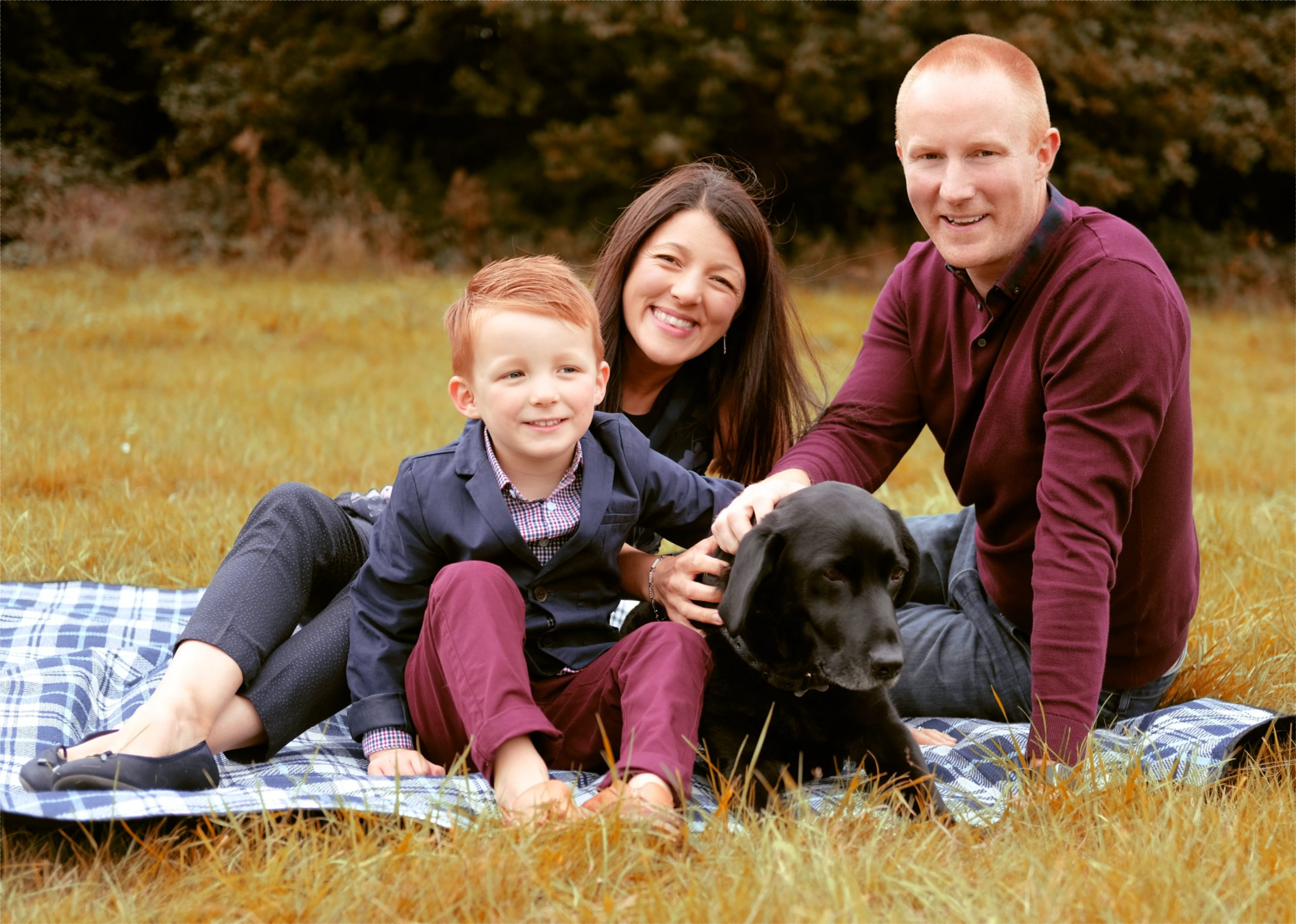family photoshoot in morton stanley park Redditch with black labrador